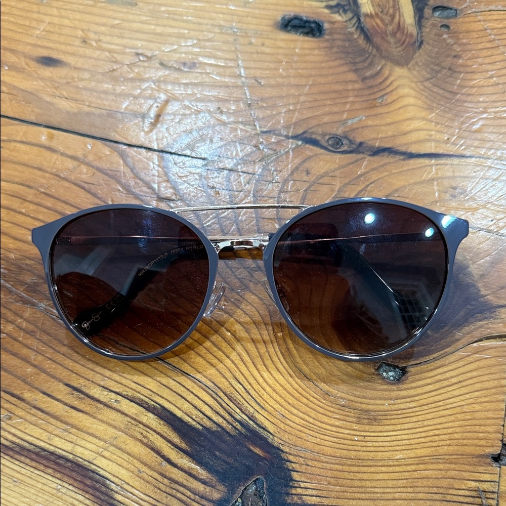 Jessica Simpson Stylish Brown Sunglasses